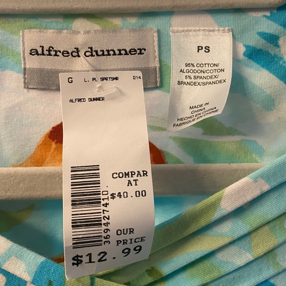 Alfred Dunner Women's Aqua and Orange  koi Fish Print Blouse - Picture 2 of 5